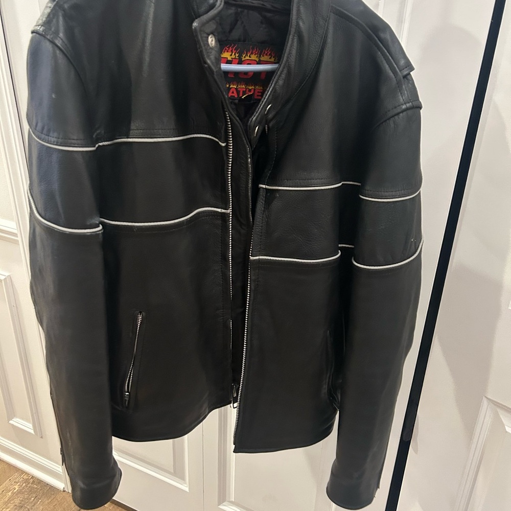 Men's Hot Leathers  Black Leather Jacket size 42